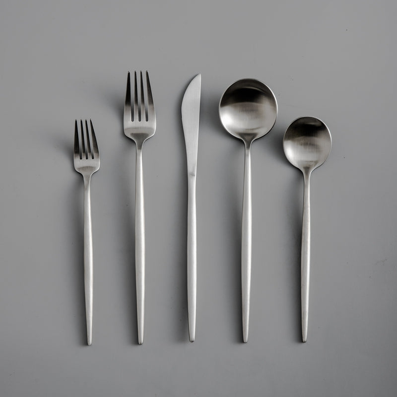 Minimalist cutlery set – Stainless steel, elegant design for any table setting