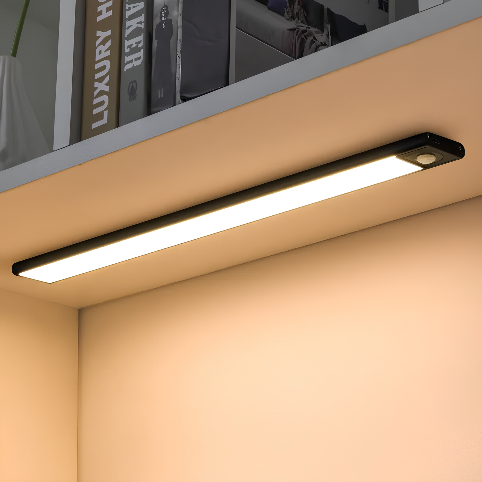 Bevægelsessensor Lampe – Dæmpbar, Hvidt Lys til Skab, Gang eller Køkken