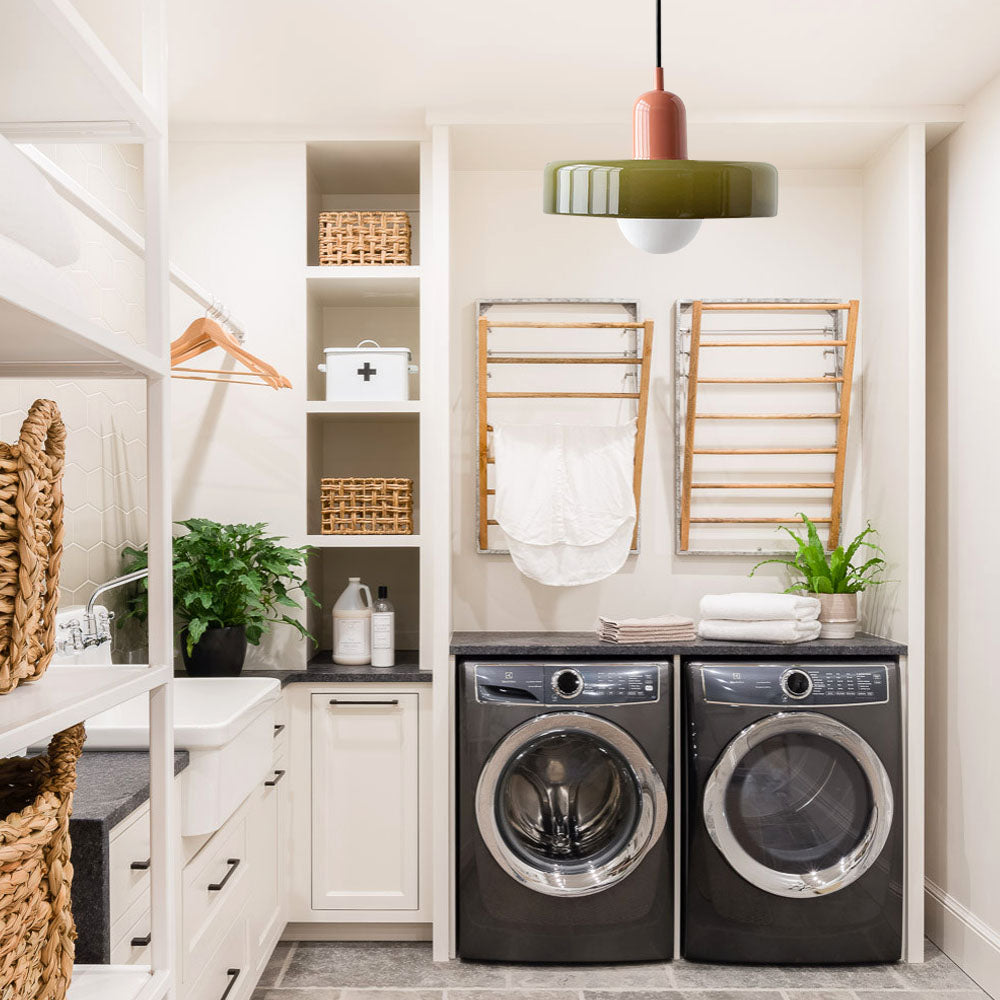 Retro Hængelampe – Farverig Glaskuppel med Legende Design til Spisebord eller Køkken