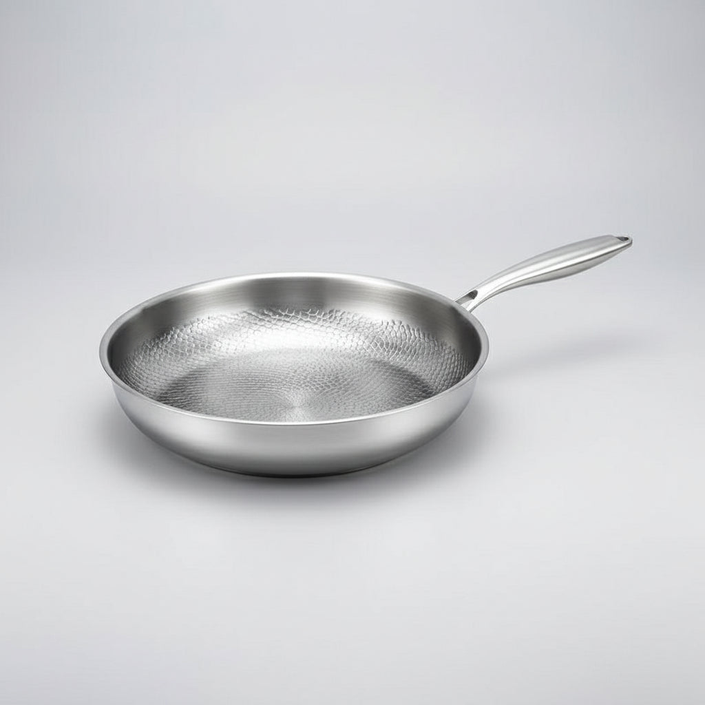 Titan-koekenpan – gehamerd oppervlak, natuurlijke antiaanbaklaag, geschikt voor inductie en dagelijks gebruik in de keuken