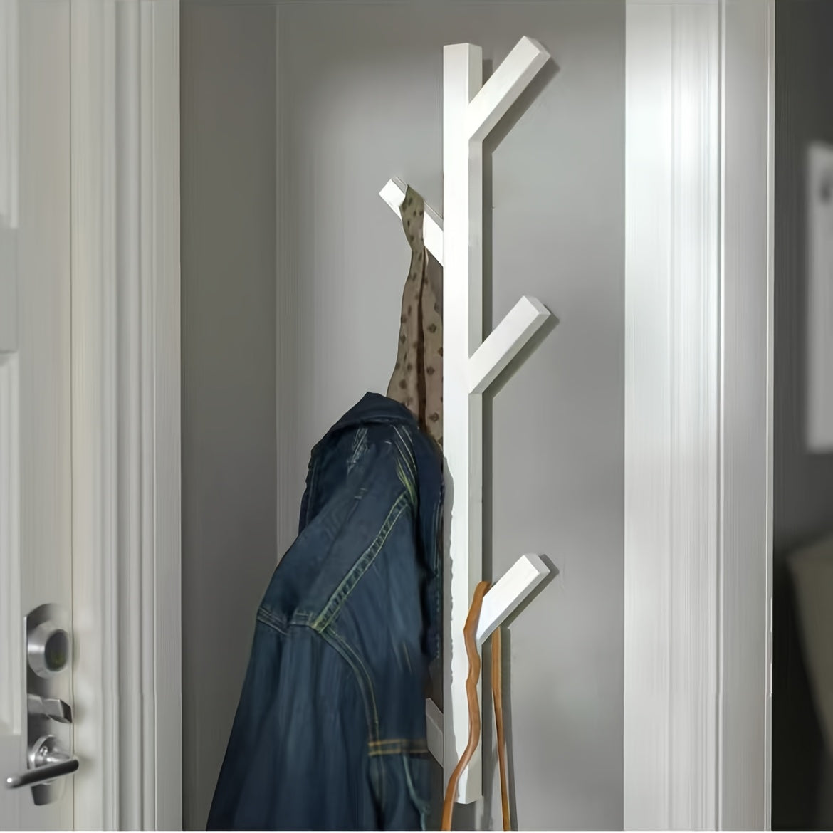 Wall-mounted Clothes Rack – Elegant Metal with Gold-colored Pipes for Bedroom or Office