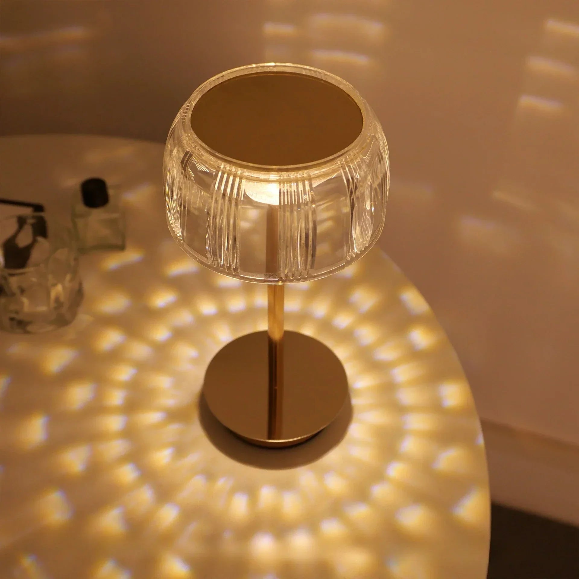 Genopladelig Krystal Bordlampe – Guld, Dæmpbar Design til Soveværelse eller Stue