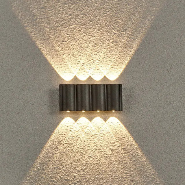 Væglampe til Udendørsbrug – Aluminium, Moderne Design til Terrasse eller Indgang