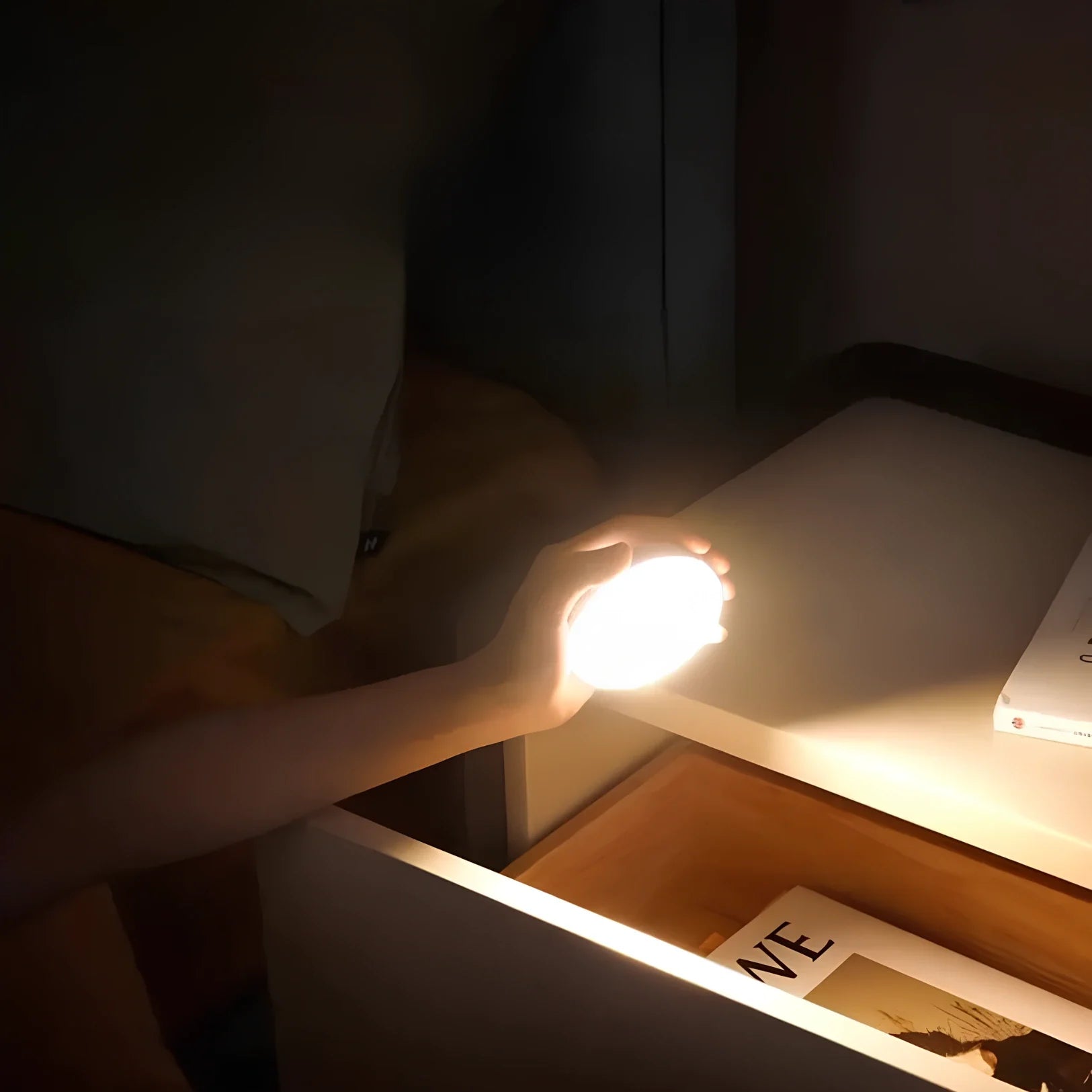 Motion Sensor Lamp – White, Compact Design for Entryway, Stairs, or Closet