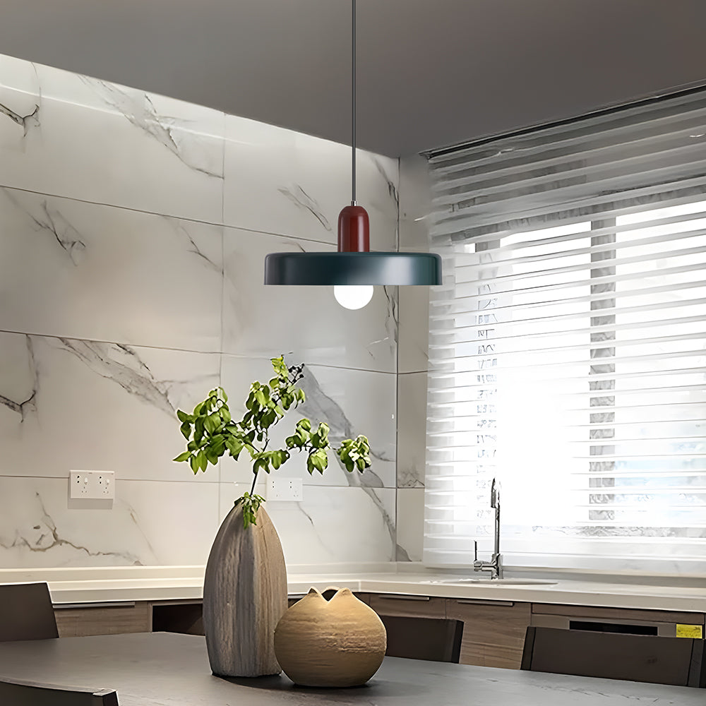 Pendellampe - Moderne designlampe i farverigt jern til spisebordet, køkkenet eller stuen.