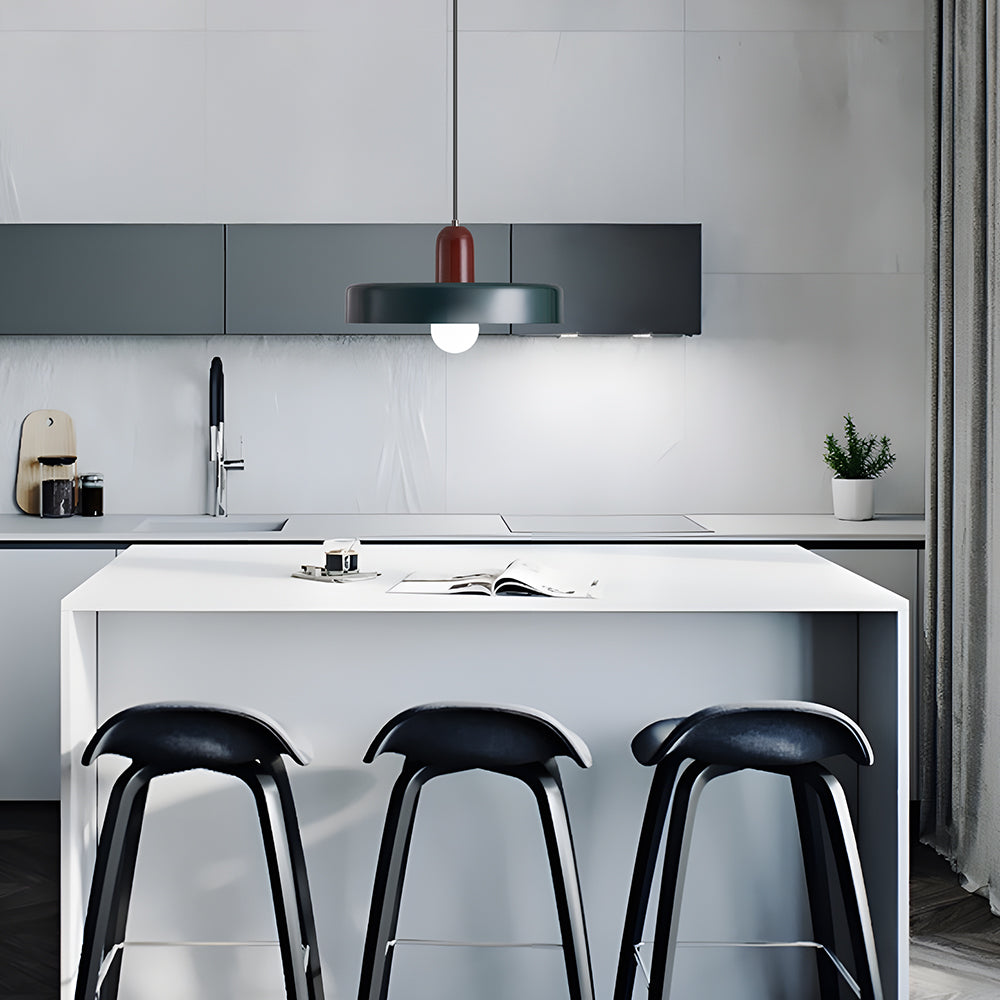 Pendellampe - Moderne designlampe i farverigt jern til spisebordet, køkkenet eller stuen.