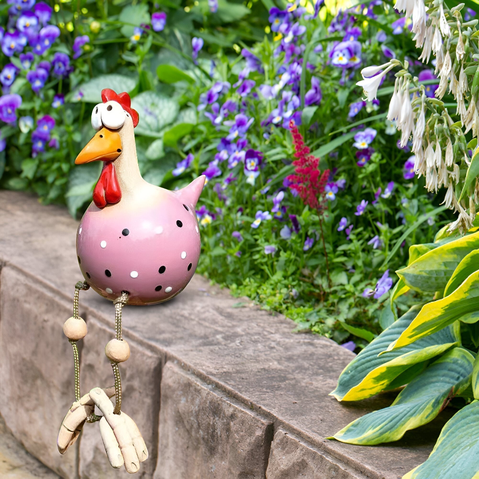 Eccentric hen figure – Weatherproof resin, charming design for the garden or balcony