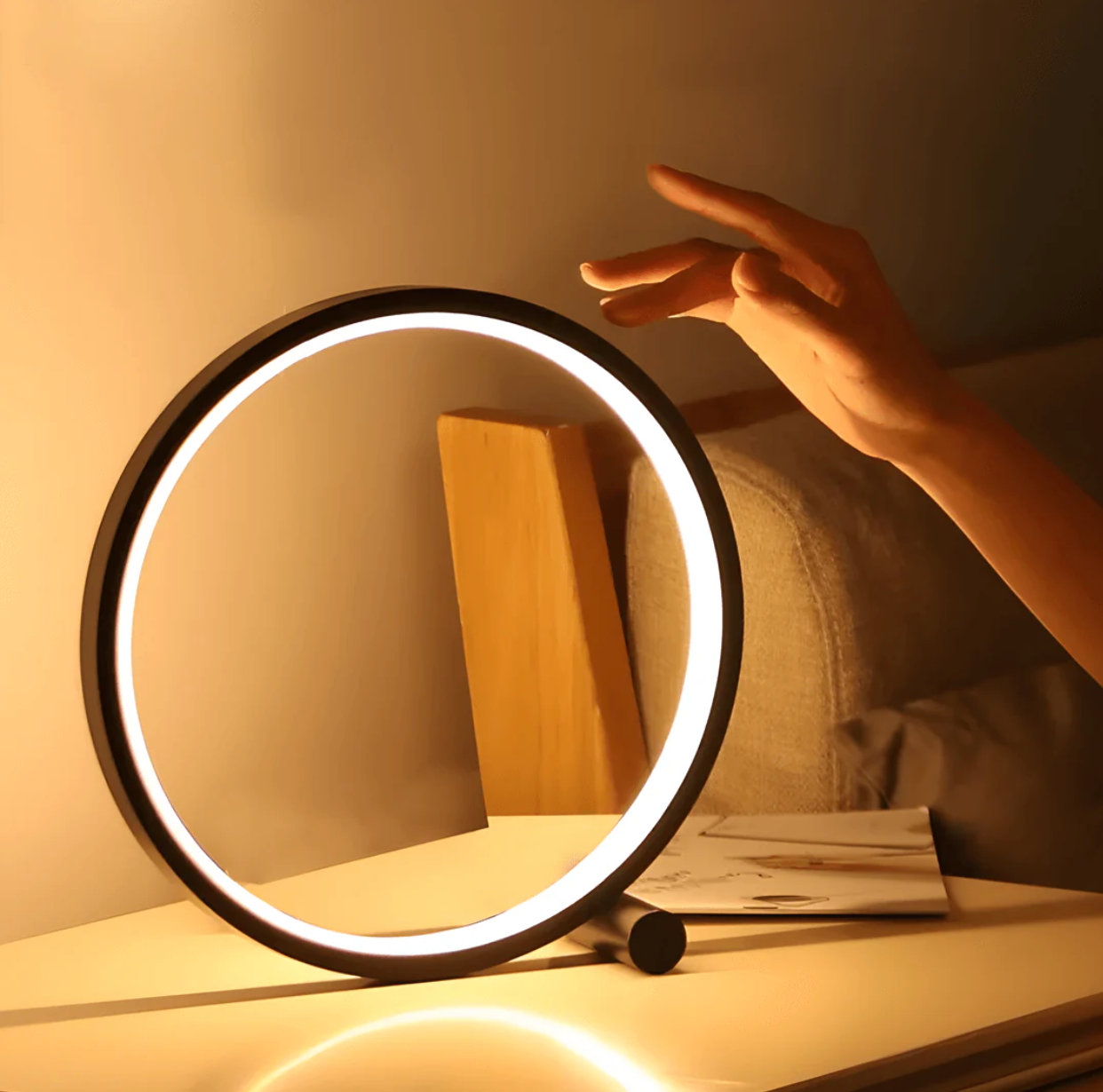 LED-tafellamp – aluminium en acryl, minimalistisch ontwerp met dimbare touchbediening voor in de woonkamer of op kantoor