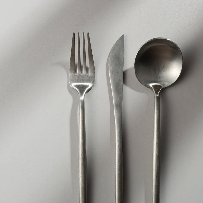 Minimalist cutlery set – Stainless steel, elegant design for any table setting
