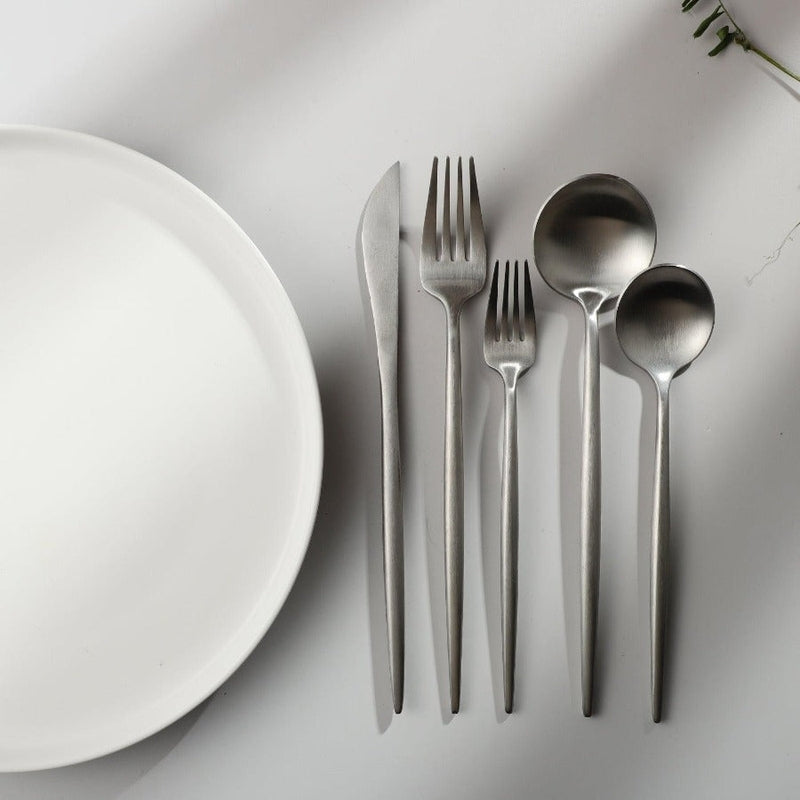 Minimalist cutlery set – Stainless steel, elegant design for any table setting
