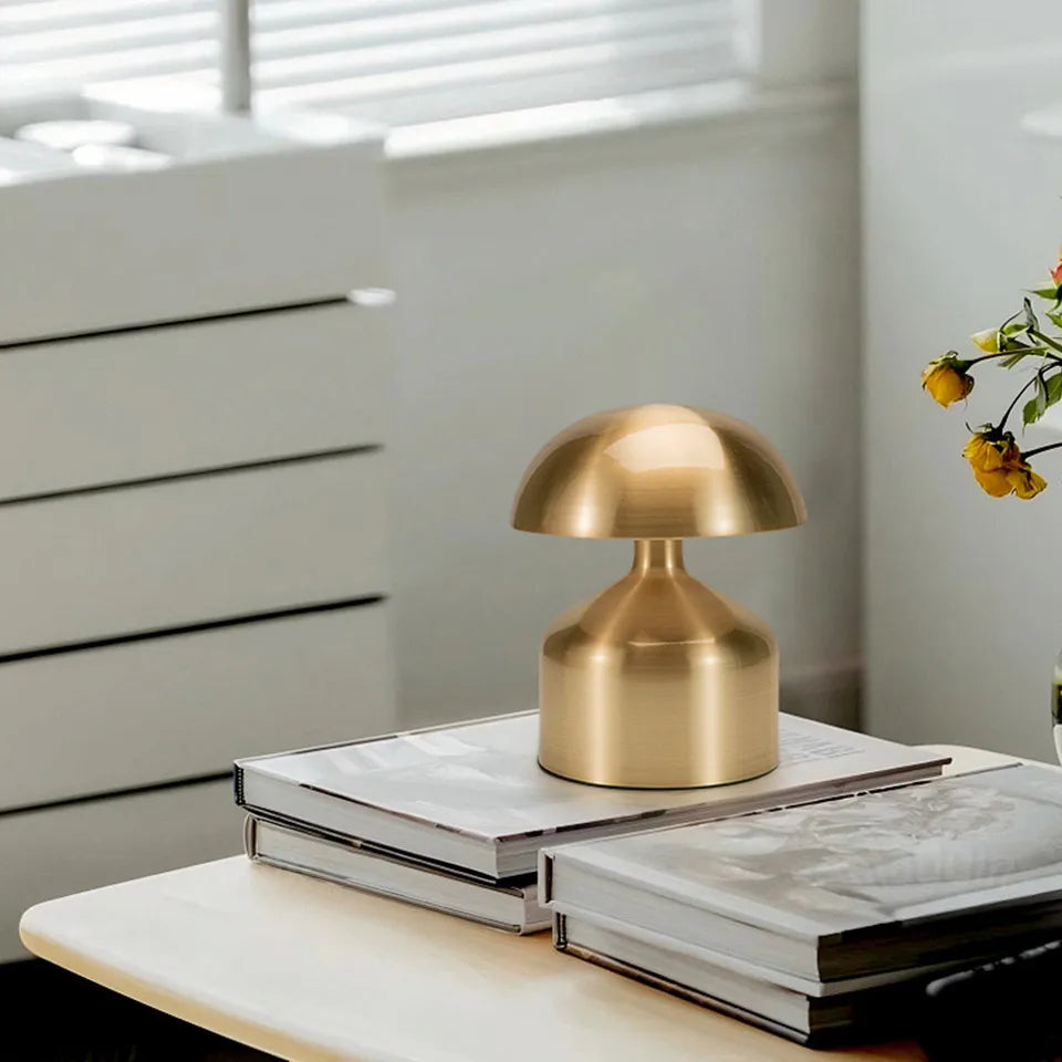 Genopladelig Bordlampe – Retro Svampeform, Metal Finish til Soveværelse eller Stue