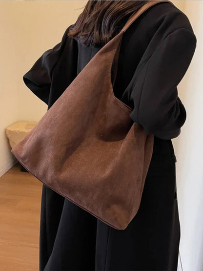 Dame rummelig hobo skuldertaske – Ruskind, blød taske til hverdagsbrug. Blød ruskindslook, ubesværet stil