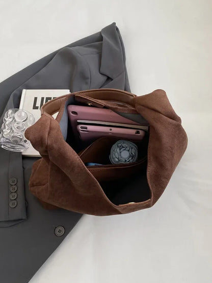 Dame rummelig hobo skuldertaske – Ruskind, blød taske til hverdagsbrug. Blød ruskindslook, ubesværet stil